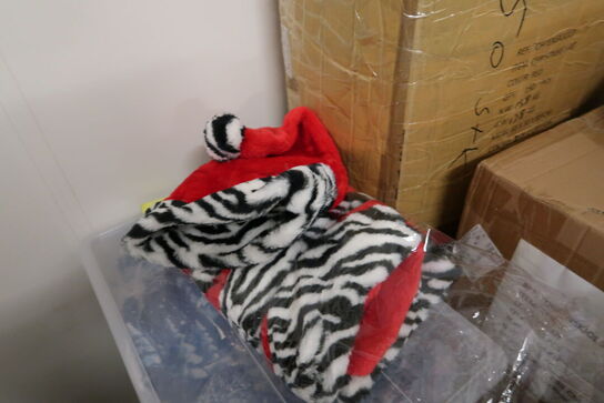 Palle med div. Merchandise bl.a. madkasser, julehuer m.m.