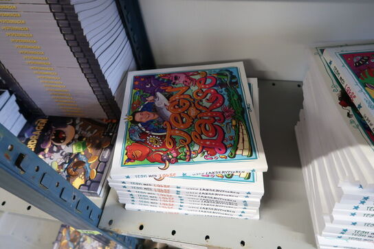 4 fag lagerreoler med div. Bøger