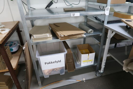 3 fag reoler med div. Pakkematerialer (elektronik medfølger ikke)