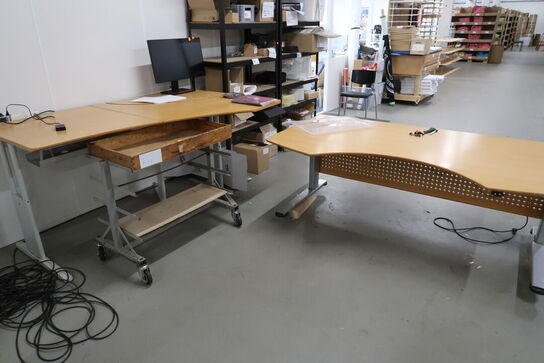 2 stk. hæve/sænke skriveborde samt vogn