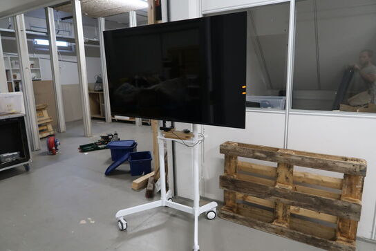 Fjernsyn LG på stativ med konferencekamera