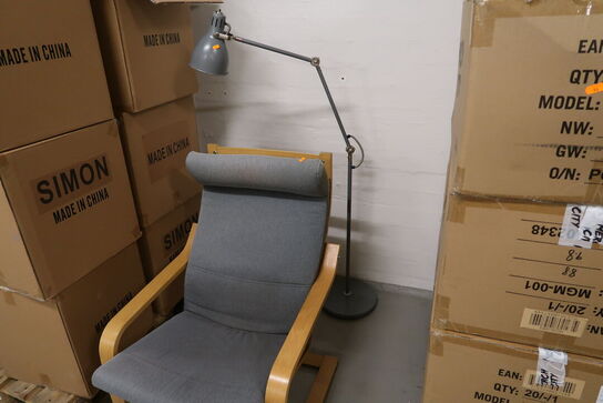 Lænestol samt gulvlampe