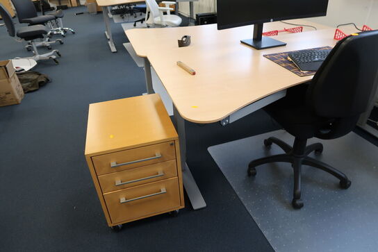 El. hæve/sænke skrivebord uden indhold, med skuffemodul og kontorstol