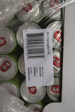 Palle med div. Papkasser (der er 1 ølglas i hver kasse) samt palle med energidrik (gået på dato)