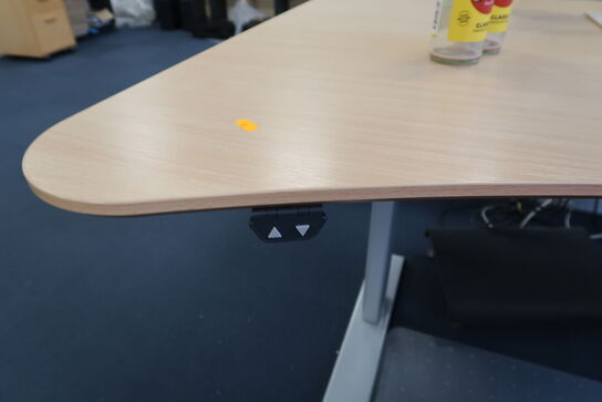 El. hæve/sænke skrivebord uden indhold, med skuffemodul og kontorstol