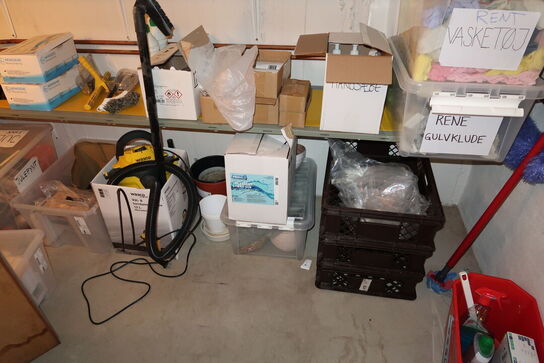 Div. Rengøringsartikler, Våd-/tørsuger WASCO, støvsuger NILFISK VP300 Hepa m.m.