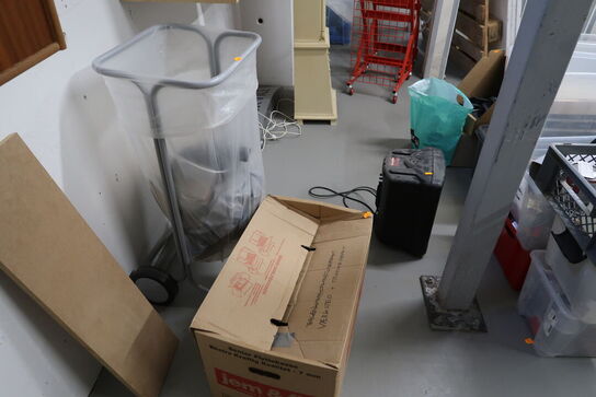 Højtaler SOUNDKING, flightcase, div. Værktøj, maling m.m.