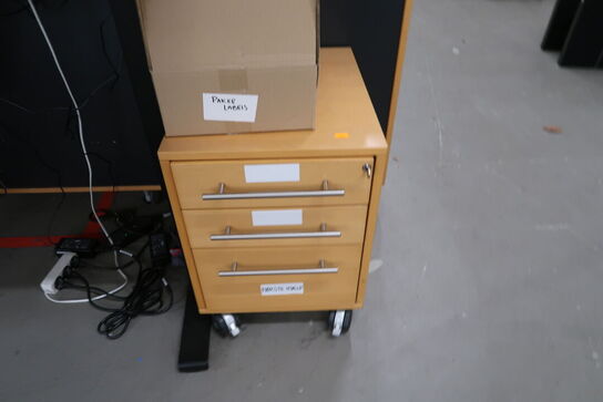 El. hæve/sænke skrivebord uden indhold med skuffemodul