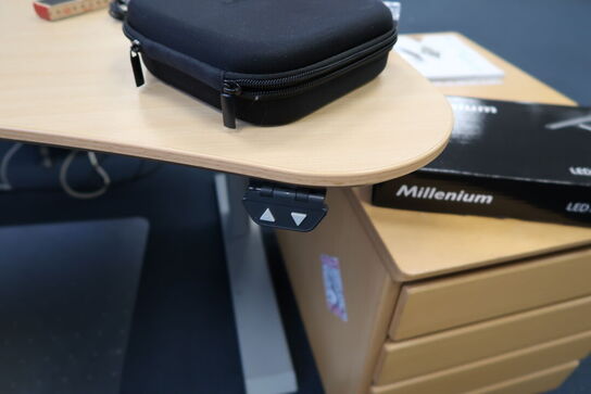 El. hæve/sænke skrivebord uden indhold, med skuffemodul og kontorstol