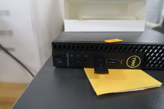 Computerskærm LENOVO, computer DELL OptiPlex 3060, tastatur og mus