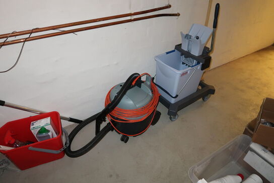 Div. Rengøringsartikler, Våd-/tørsuger WASCO, støvsuger NILFISK VP300 Hepa m.m.
