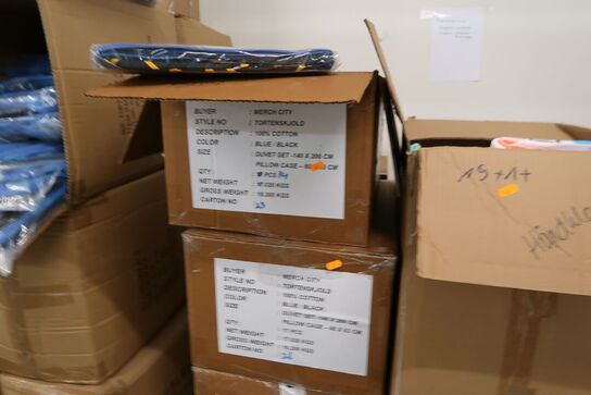 Palle med div. Merchandise bl.a. sengetøj m.m.