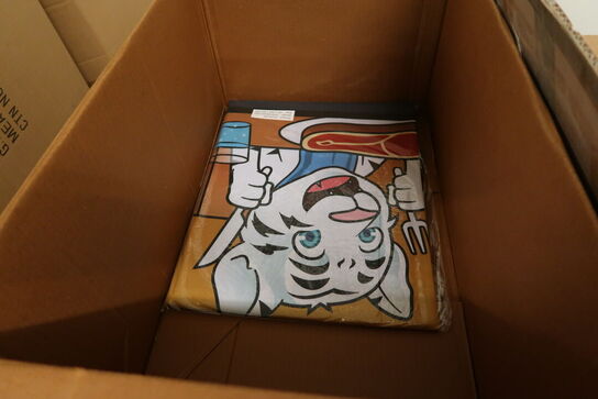 Palle med div. Merchandise bl.a. sengetøj m.m.