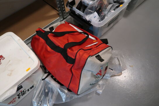 Taske, div. Elektronik, div. Merchandise tøj m.m.