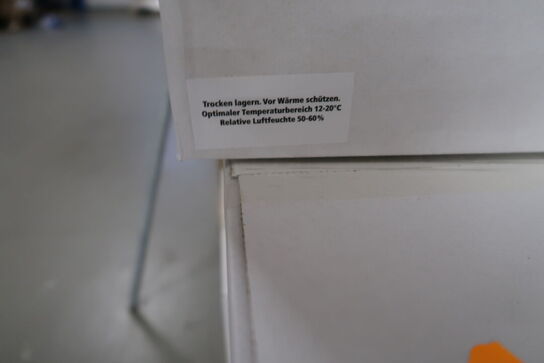 Palle med kaffekrus samt vingummiposer