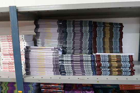 4 fag lagerreoler med div. Bøger