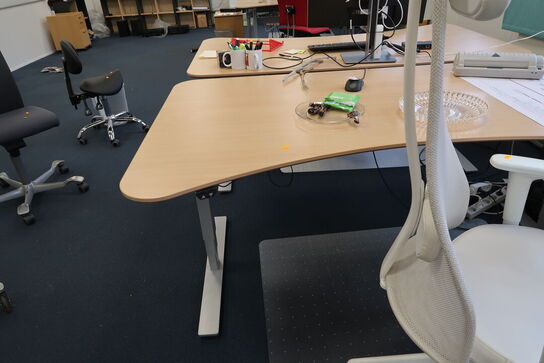 El. hæve/sænke skrivebord samt kontorstol