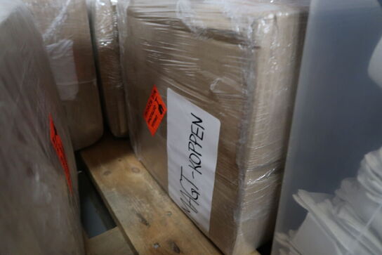 Palle med div. Muleposer samt kopper