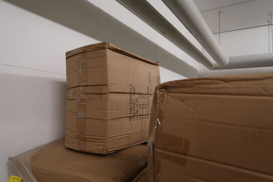 Palle med div. Merchandise bl.a. tasker, penalhuse m.m.