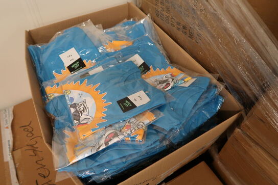 Palle med div. Merchandise bl.a. Tøj, huer m.m.