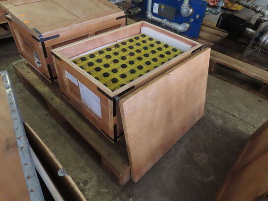 Kasse med 30 stk lithium ion batterier WINSTON