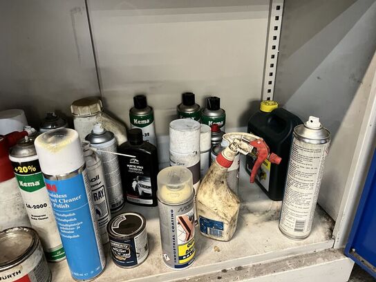 Stålskab m. Indhold