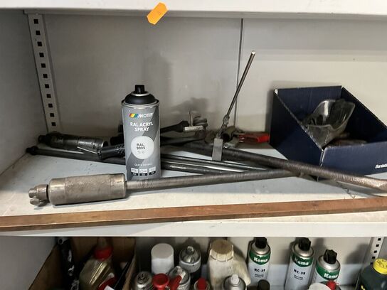 Stålskab m. Indhold