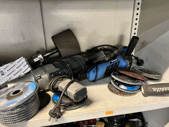 Stålskab m. Indhold