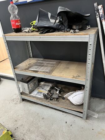 5 stk. Reoler m. Indhold m. Rullebord ca. 100c45x75 cm