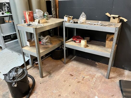 5 stk. Reoler m. Indhold m. Rullebord ca. 100c45x75 cm