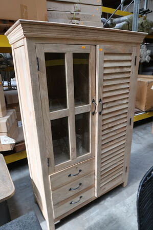 Vitrineskab KILROY INDBO