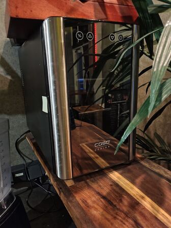 Vinkøleskab.  CASO. 