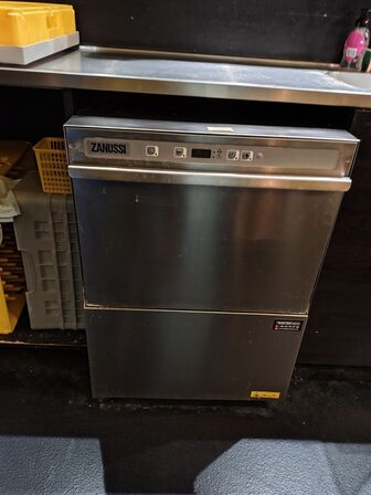 Opvaskemaskine.  ZANUSSI