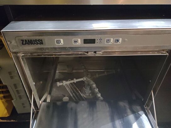 Opvaskemaskine.  ZANUSSI