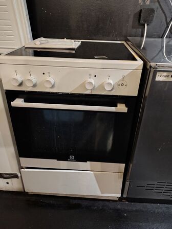 Komfur.  ELECTROLUX.