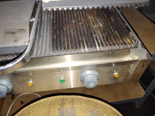 Dobbelt klemgrill.  GGG