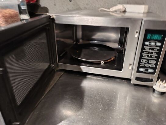 Microbølgeovn.  IDÉLINE.