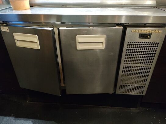 Frysebord.  SNOWFLAKE. 