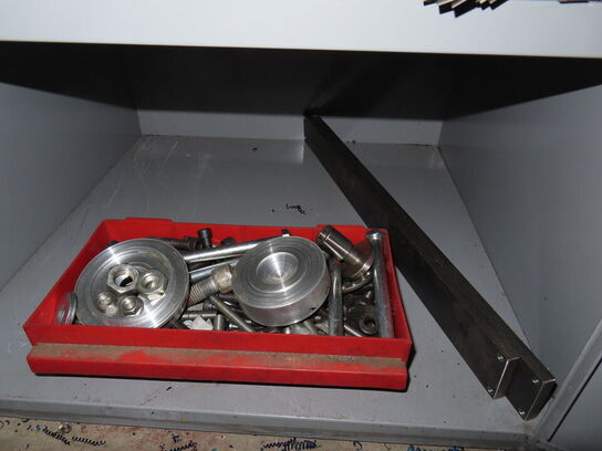 Værktøjsskabe med indhold