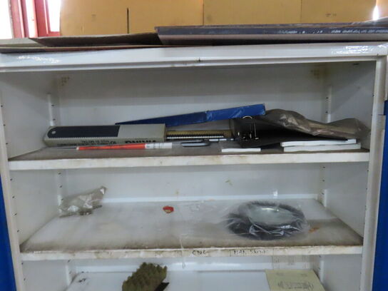 Værktøjsskab med indhold