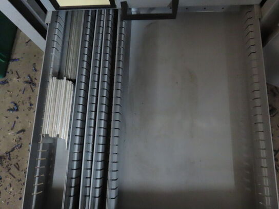 Værktøjsskabe med indhold