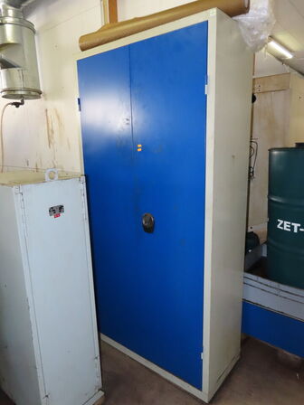 Værktøjsskab med indhold