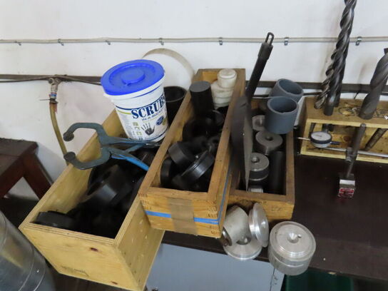 Værktøjsskabe med indhold