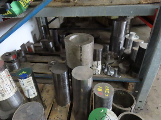 Div. reoler med metalemner