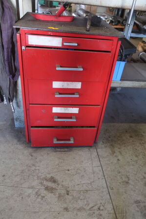 Skuffemodul med indhold