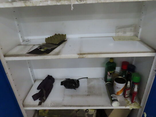 Værktøjsskab med indhold