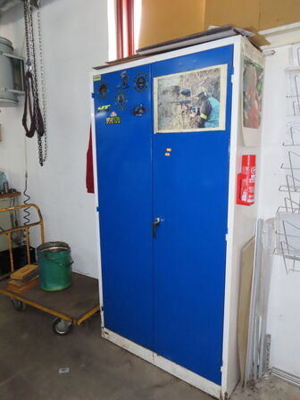 Værktøjsskab med indhold