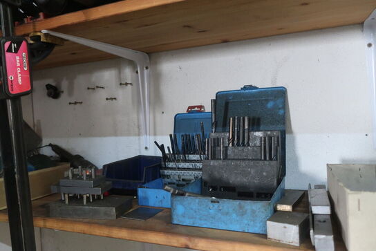 Værktøj og tilbehør på hylderne