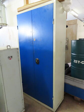 Værktøjsskab med indhold