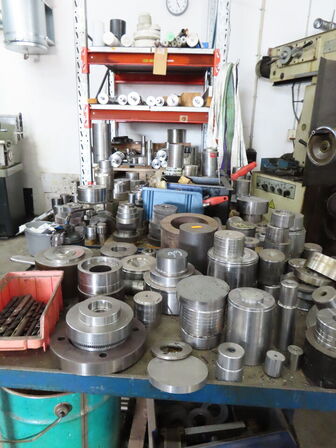 Div. reoler med metalemner